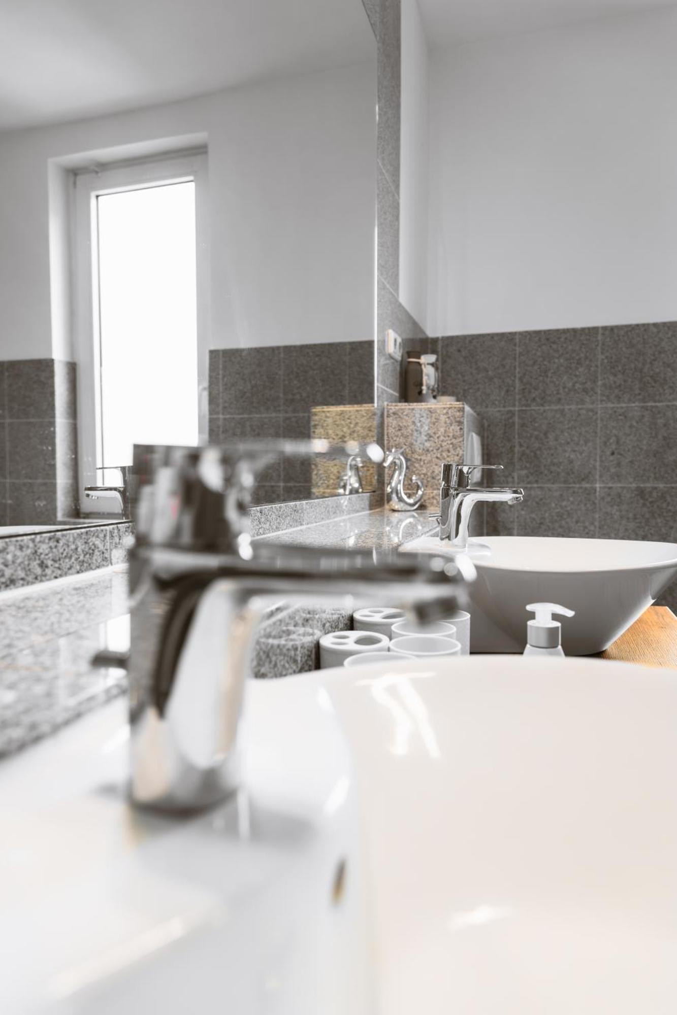 Exklusives Apartment Im Historischen Wohnhaus Mit Kamin, Bad & Viel Platz ブレーマーハーフェン エクステリア 写真