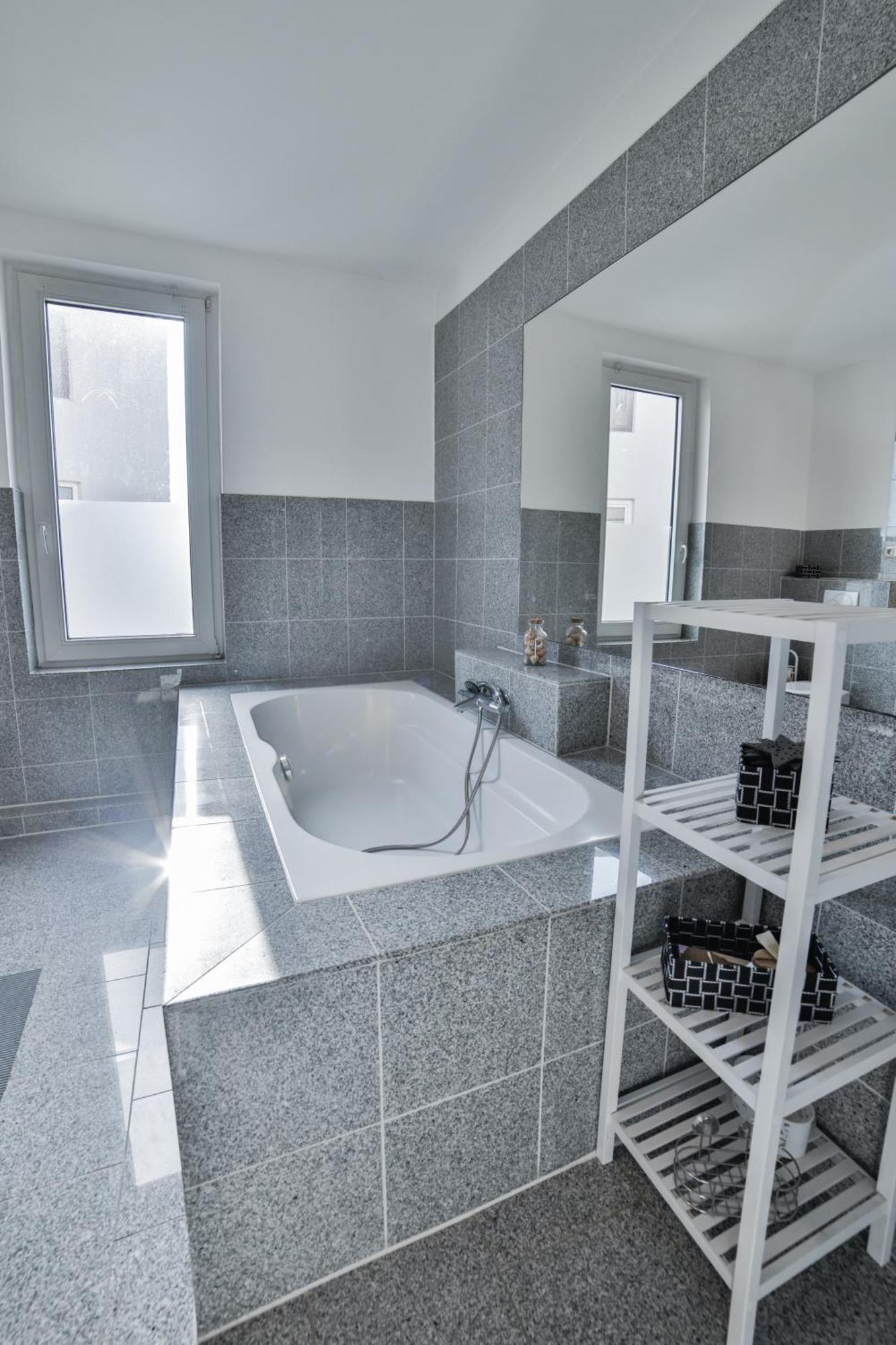 Exklusives Apartment Im Historischen Wohnhaus Mit Kamin, Bad & Viel Platz ブレーマーハーフェン エクステリア 写真