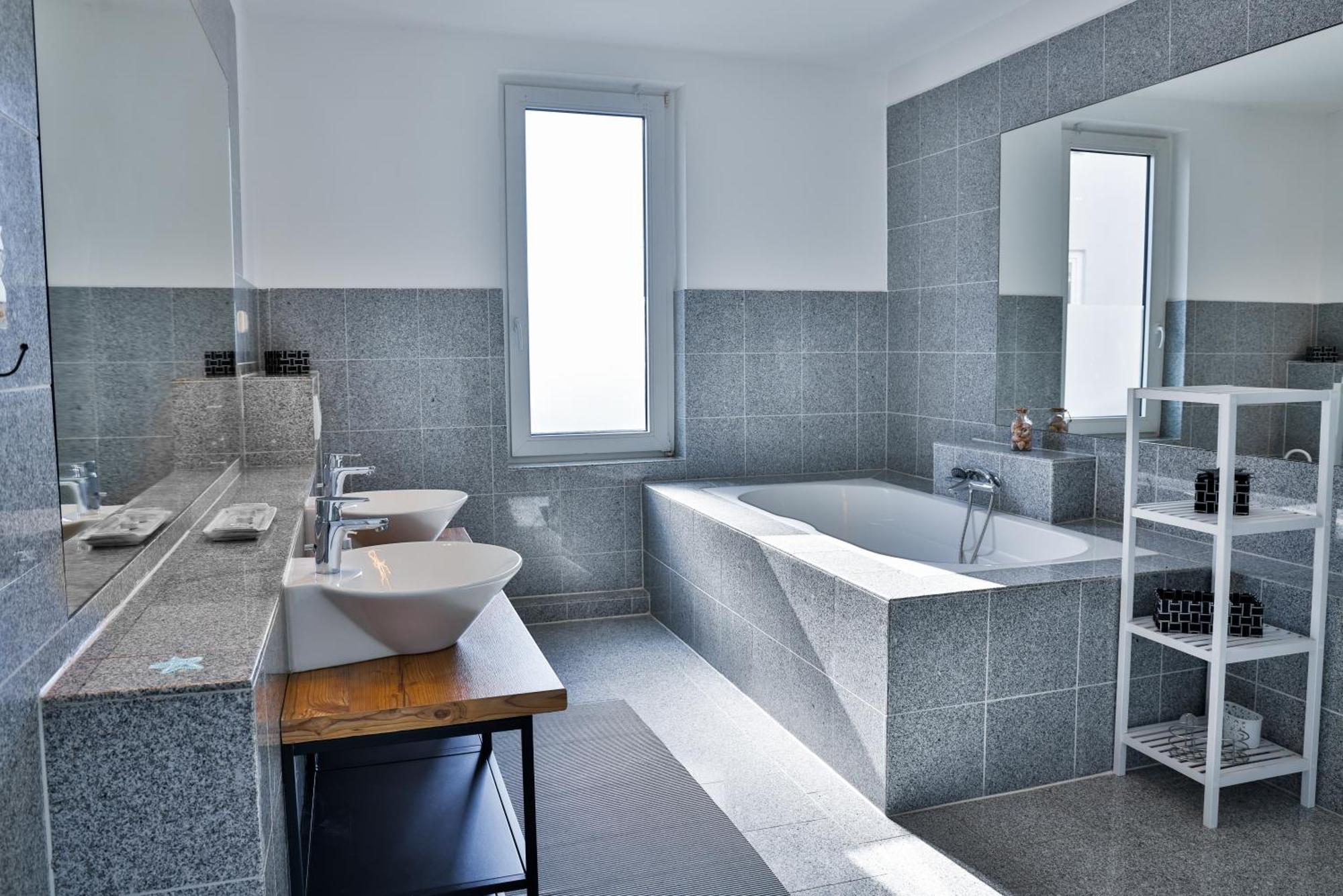 Exklusives Apartment Im Historischen Wohnhaus Mit Kamin, Bad & Viel Platz ブレーマーハーフェン エクステリア 写真
