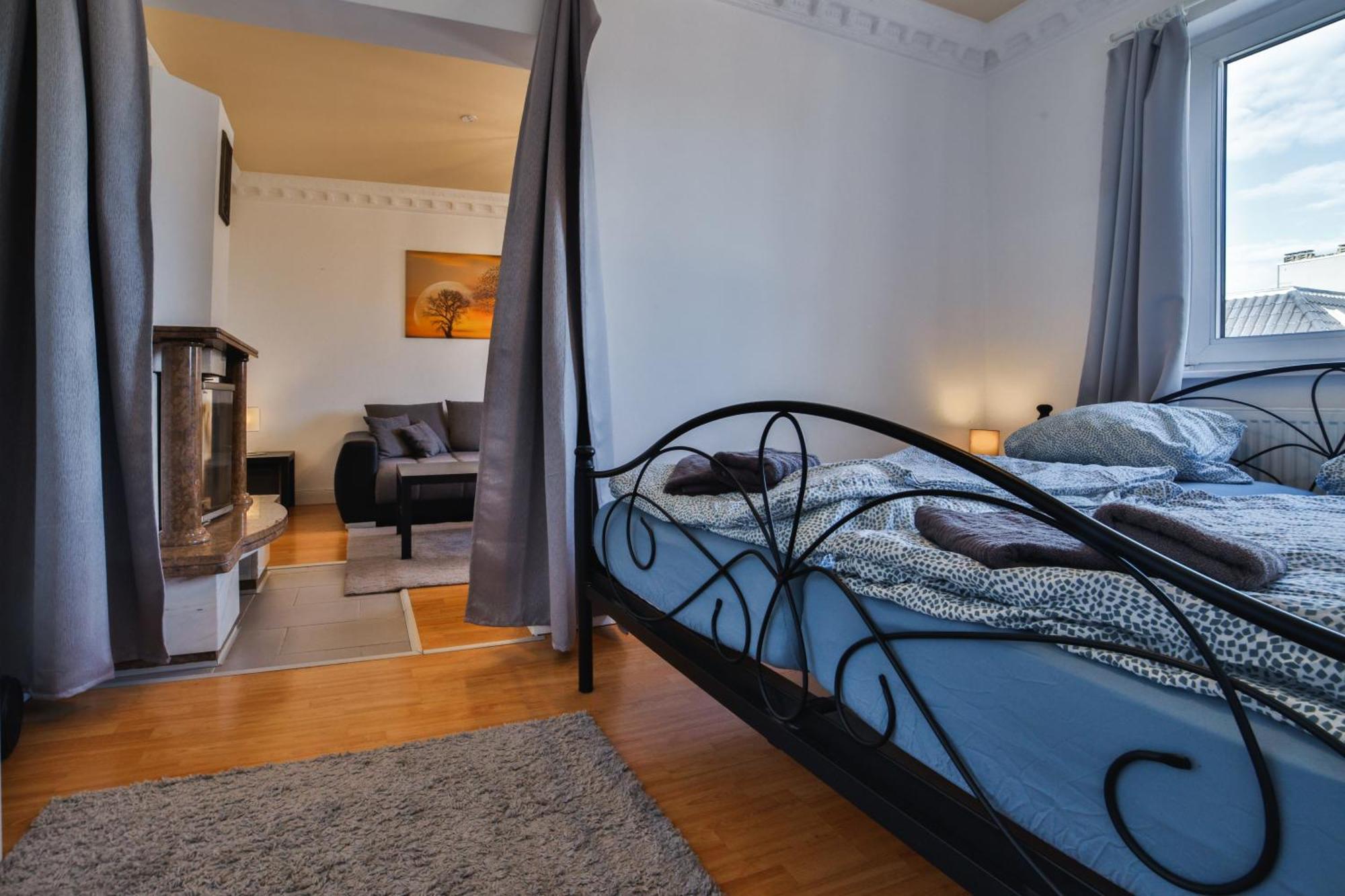Exklusives Apartment Im Historischen Wohnhaus Mit Kamin, Bad & Viel Platz ブレーマーハーフェン エクステリア 写真