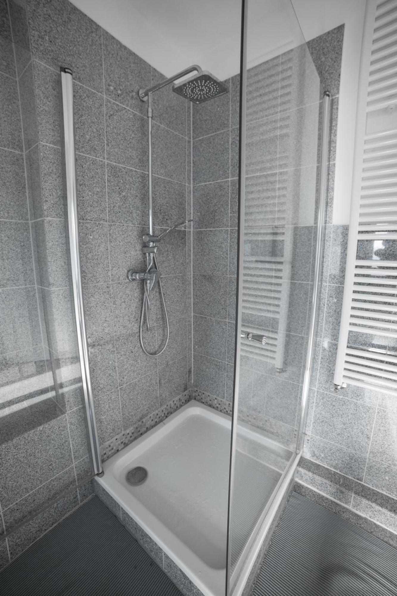 Exklusives Apartment Im Historischen Wohnhaus Mit Kamin, Bad & Viel Platz ブレーマーハーフェン エクステリア 写真